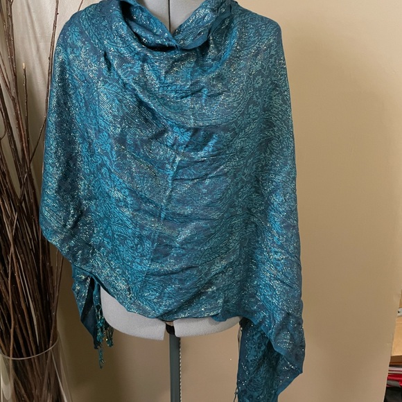 Scarf - Picture 3 of 4